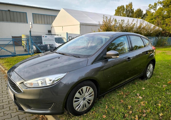 Ford Focus cena 35950 przebieg: 36000, rok produkcji 2015 z Mikołów małe 92